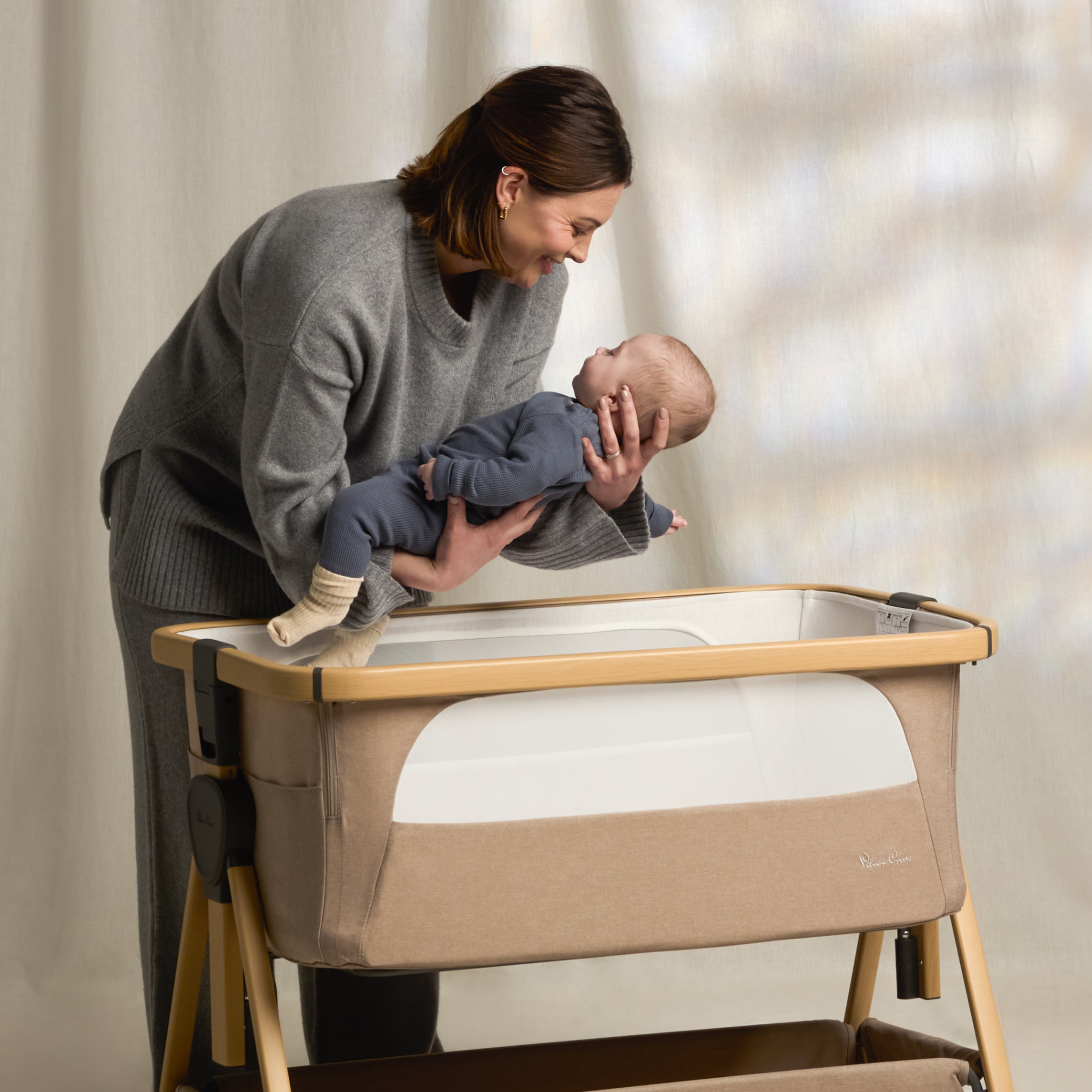 Lunar Bedside Crib Oatmeal