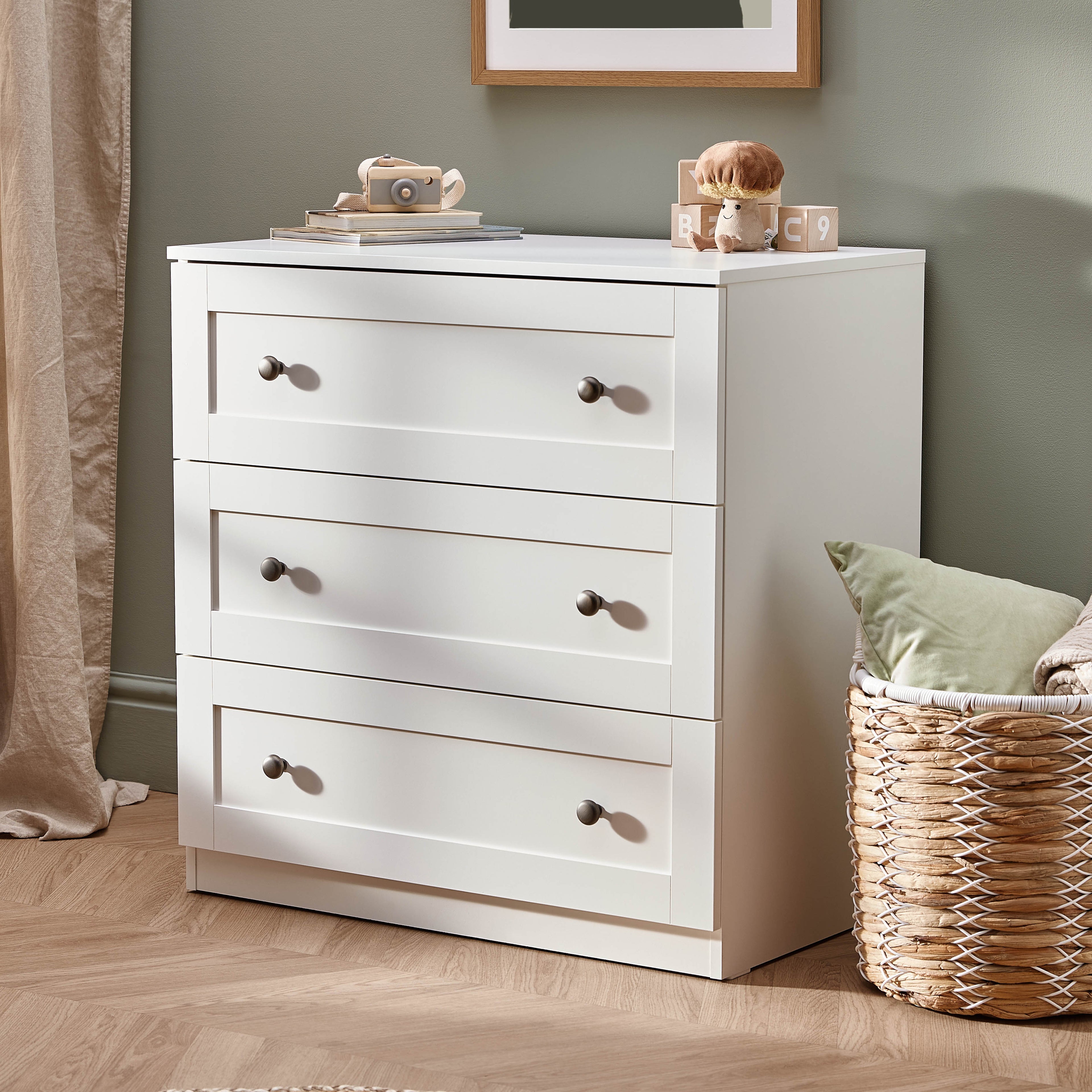 Bromley White 2 Piece Nursery Set with Convertible Cot Bed to Toddler Bed & Dresser