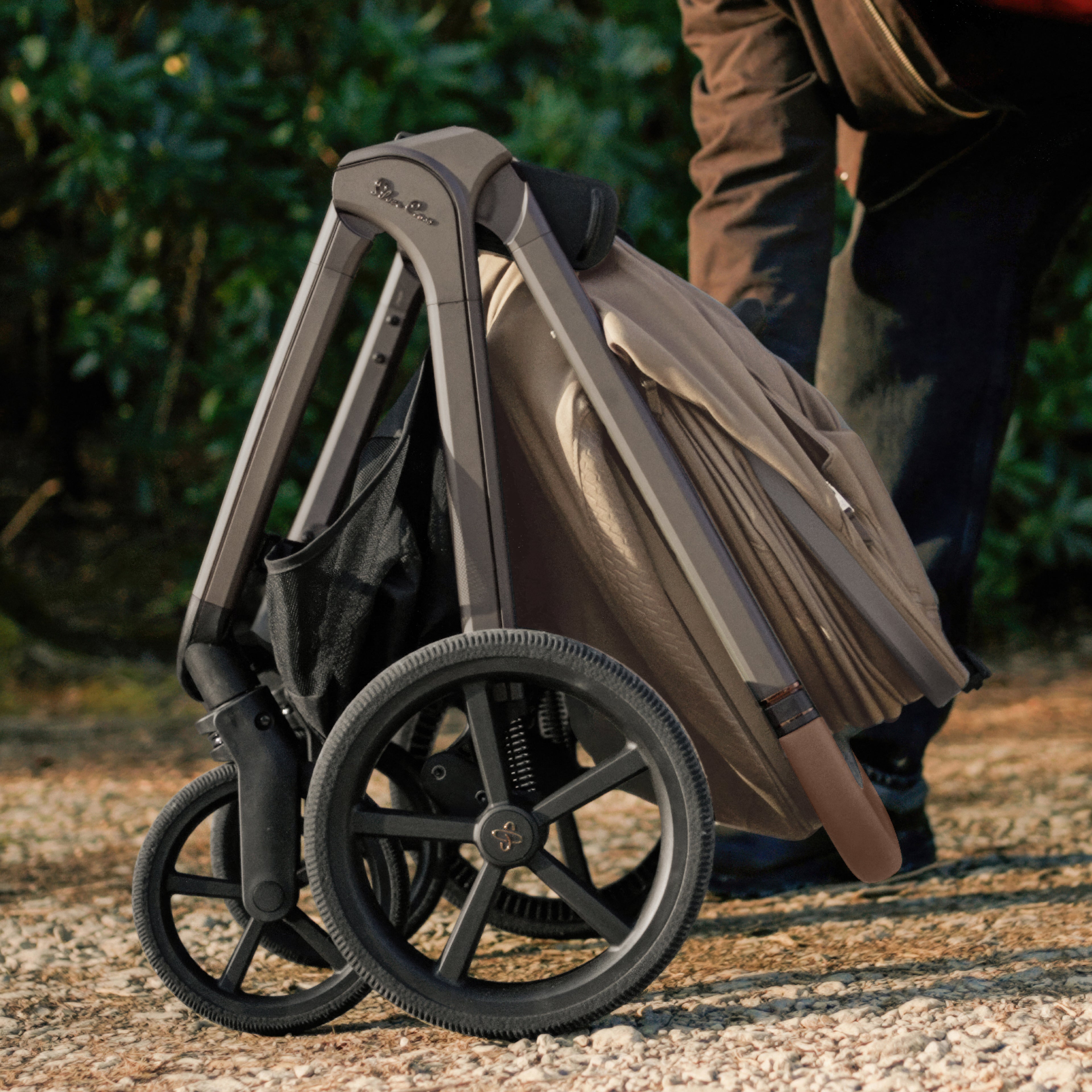 Cove 2 Champagne Travel System Ultimate 360 Infant Carrier Bundle (10 piece)
