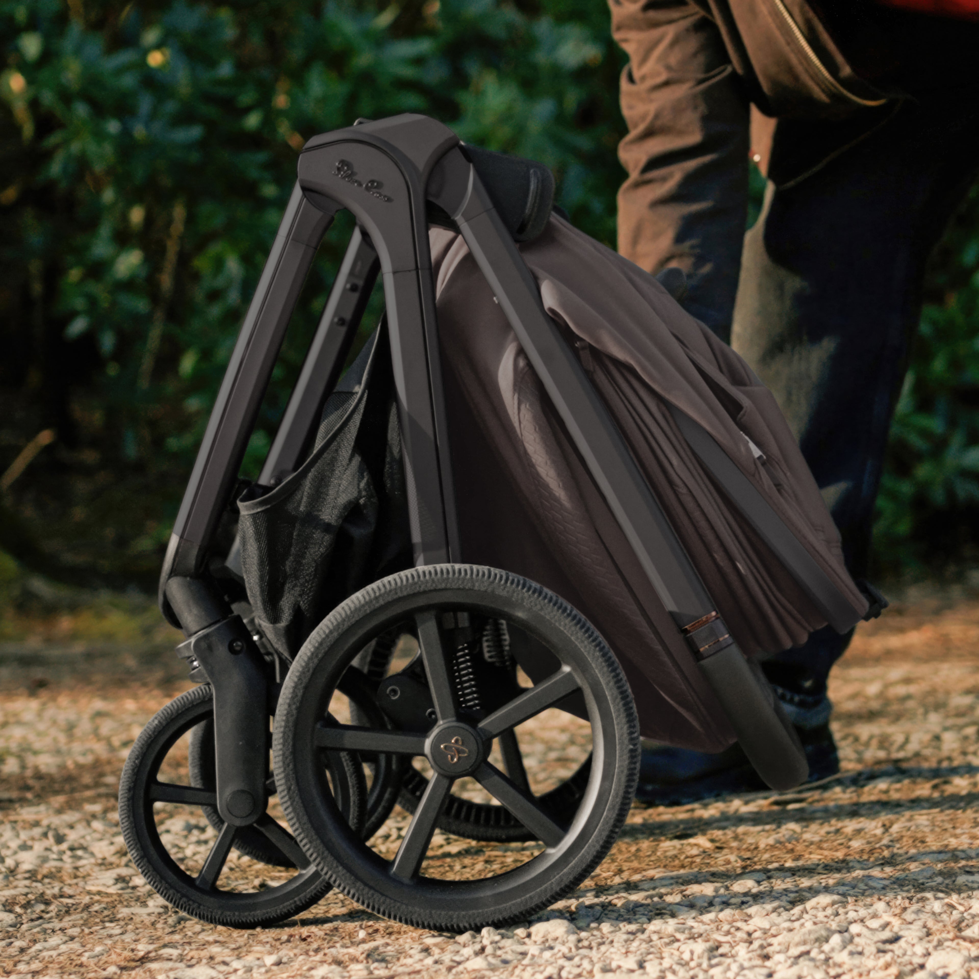 Cove 2 Chocolate Travel System Ultimate 360 Infant Carrier Bundle (10 piece)
