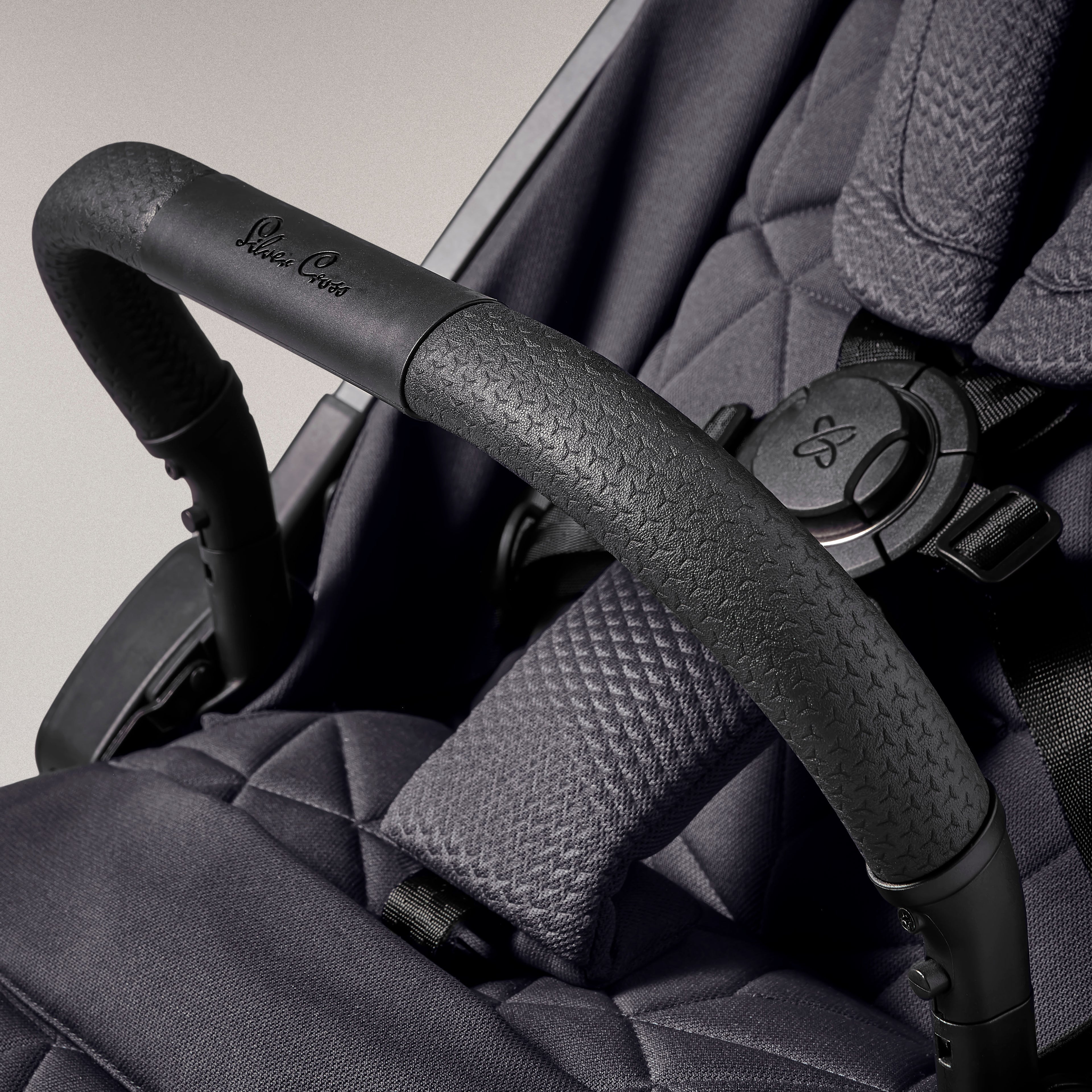 Clic Bumper Bar Black