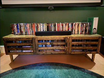 3Sec TV Stand with Modern Doors