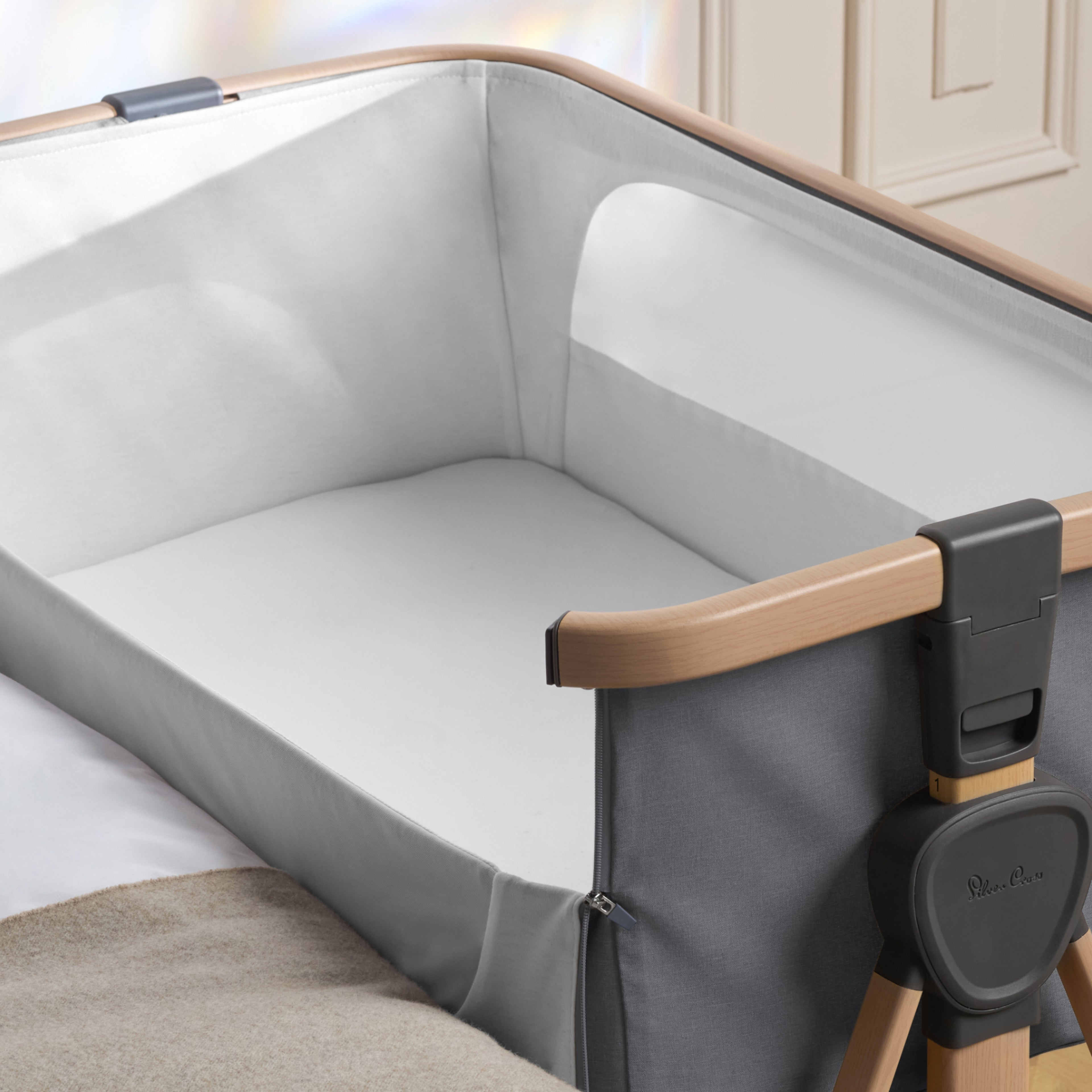 Lunar Bedside Crib Whisper Grey