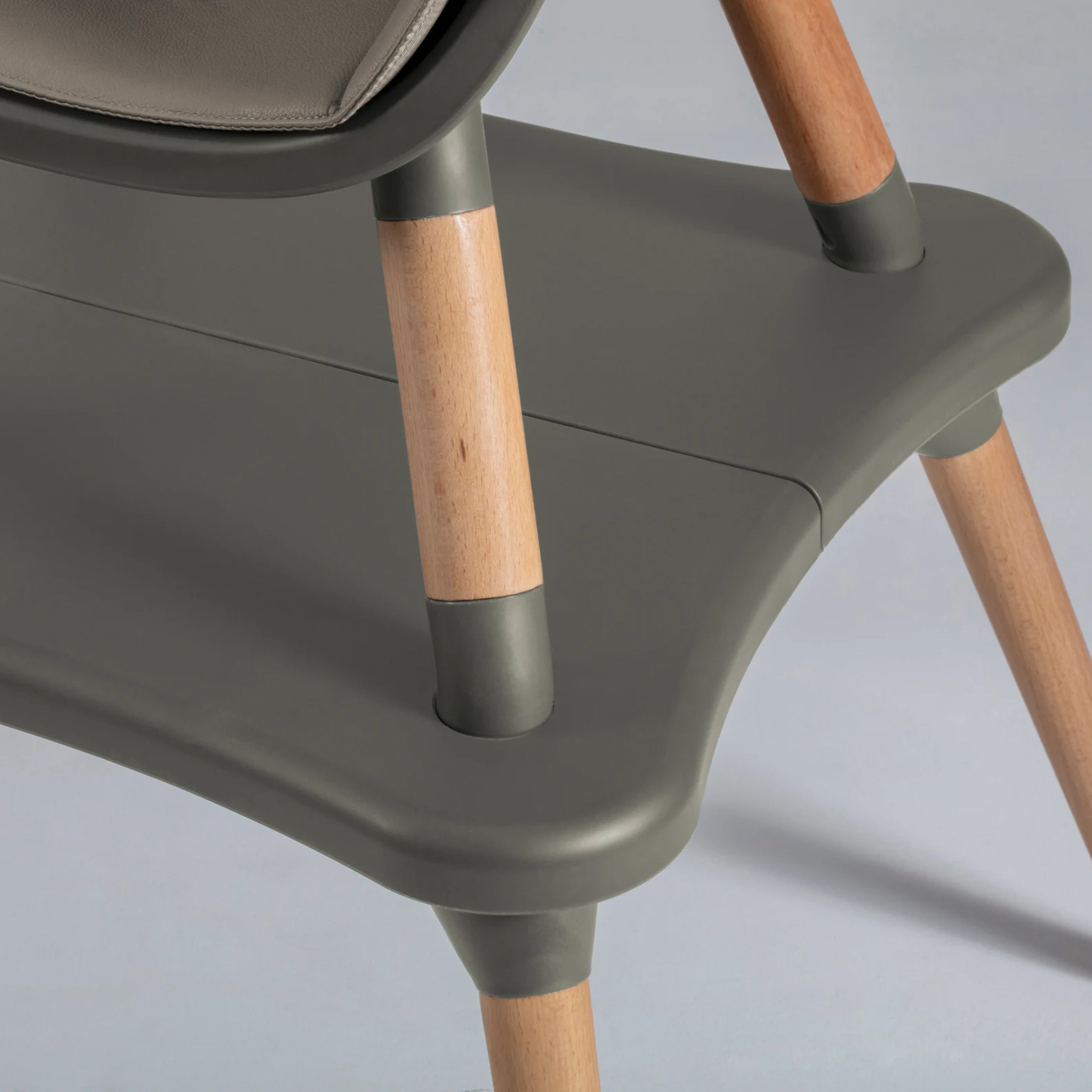 Eat&Play™ 4-in-1 Highchair Stone