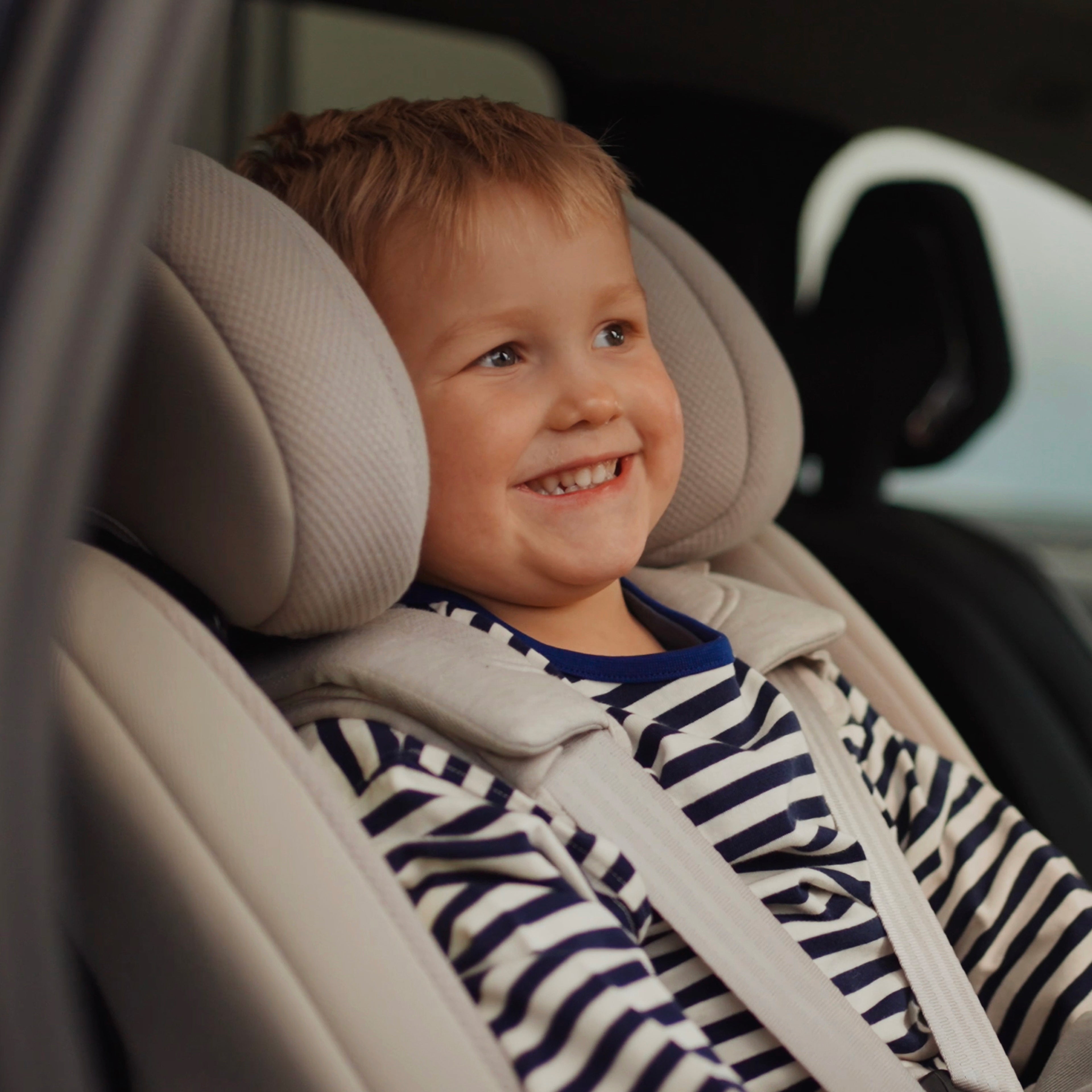 Approach Plus 360 Car Seat Iconic Black